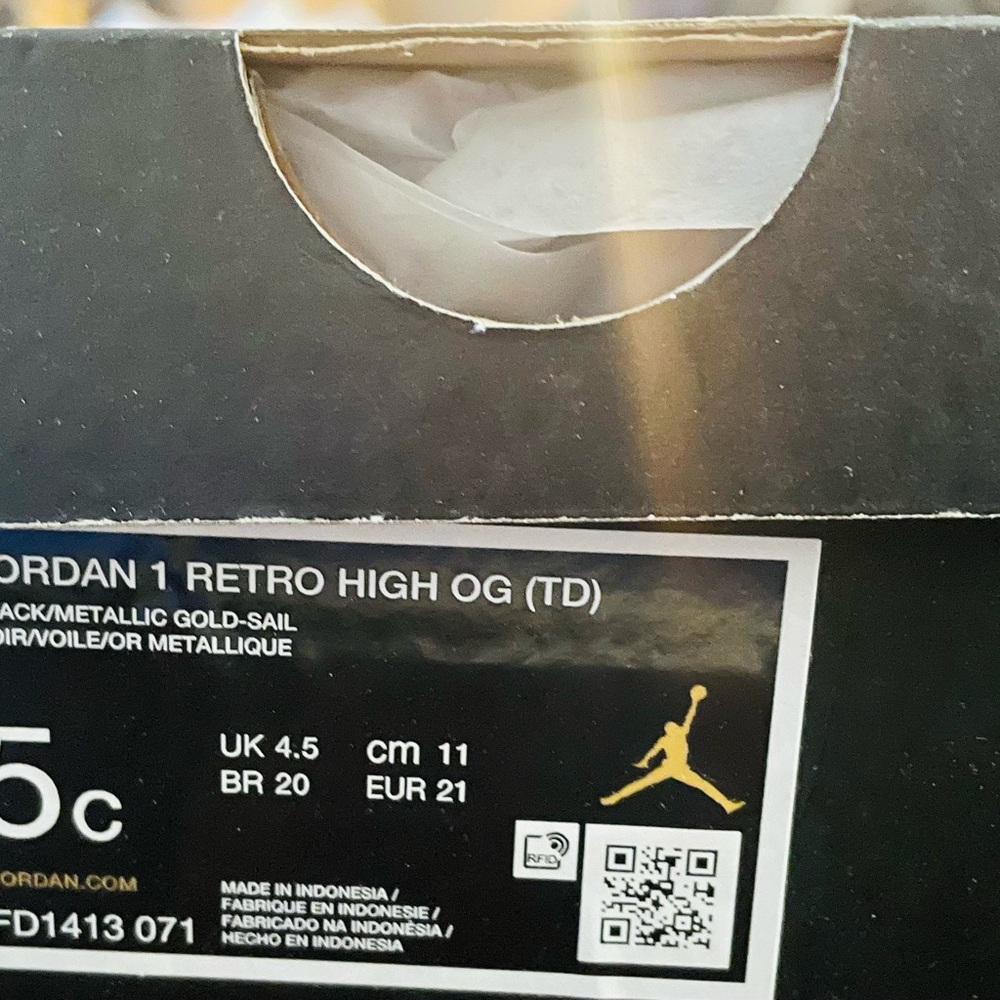 JORDAN 1 RETRO HIGH OG (TD) 5c
BLACK/METALLIC GOLD-SAIL
NOIR/VOILE/OR METALLIQUE - Picture 8 of 8